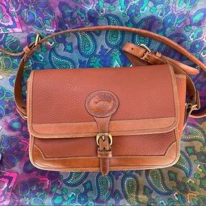 Vintage Dooney & Bourke shoulder bag